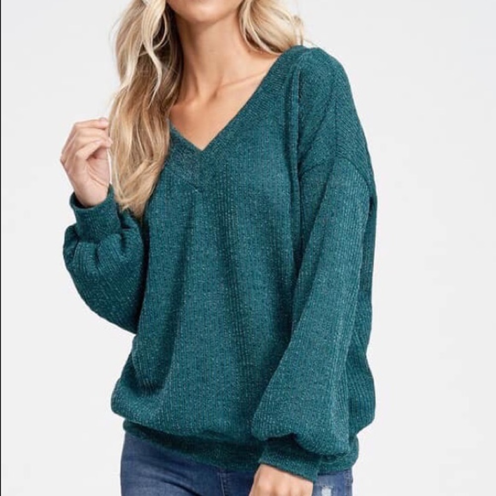 NWOT! Boutique puffy sleeve sweater! 🖤